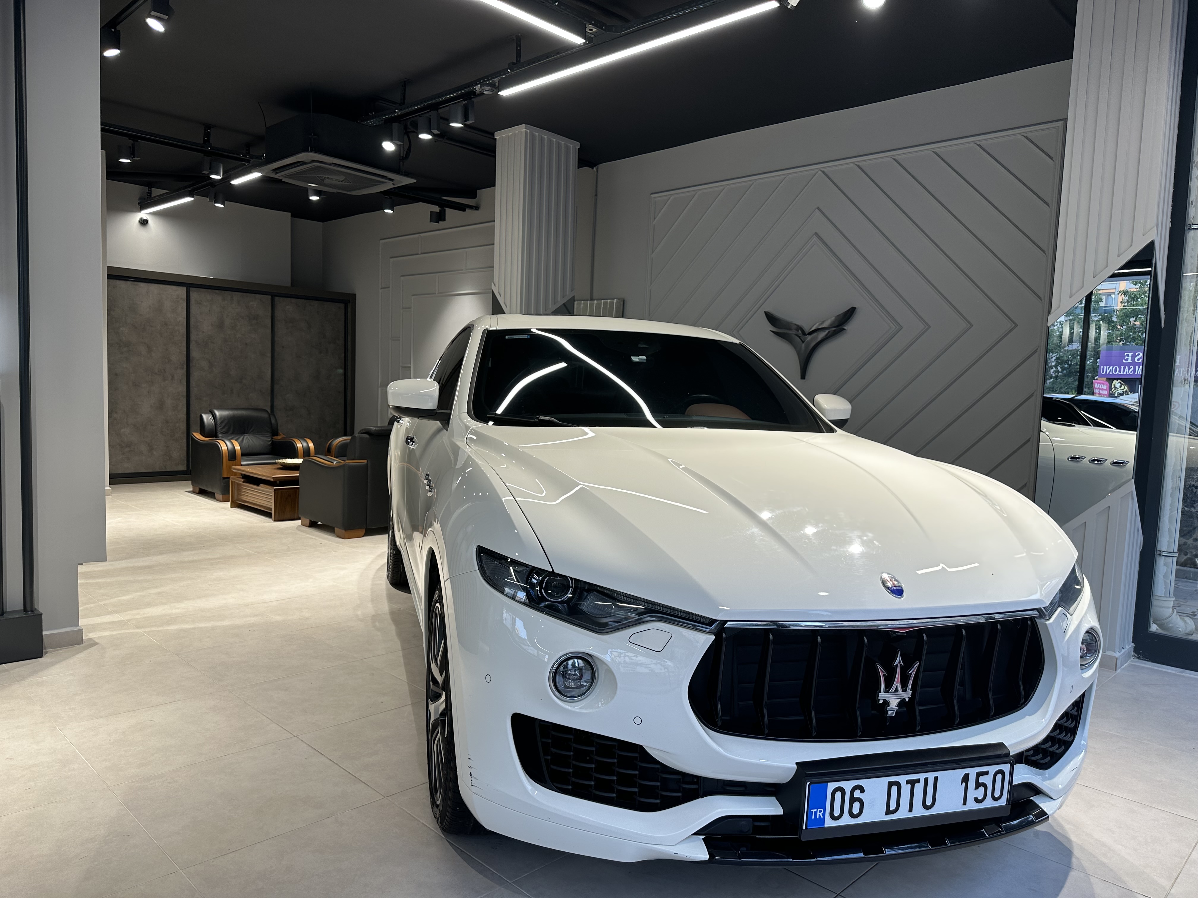 MASERATİ LEVANTE 3.0 D Q4