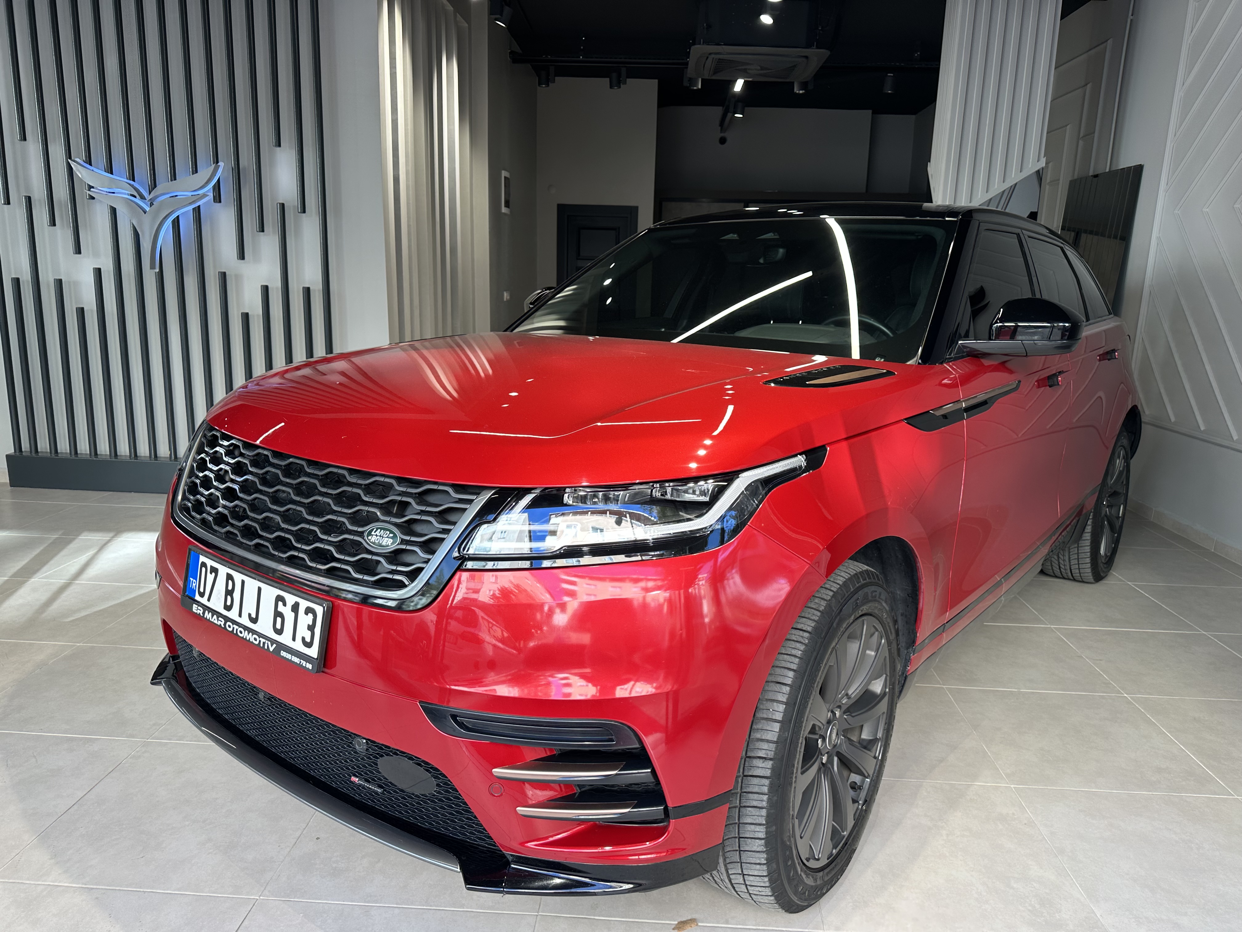 BORUSAN BAYİ ÇIKIŞLI RANGE ROVER VELAR