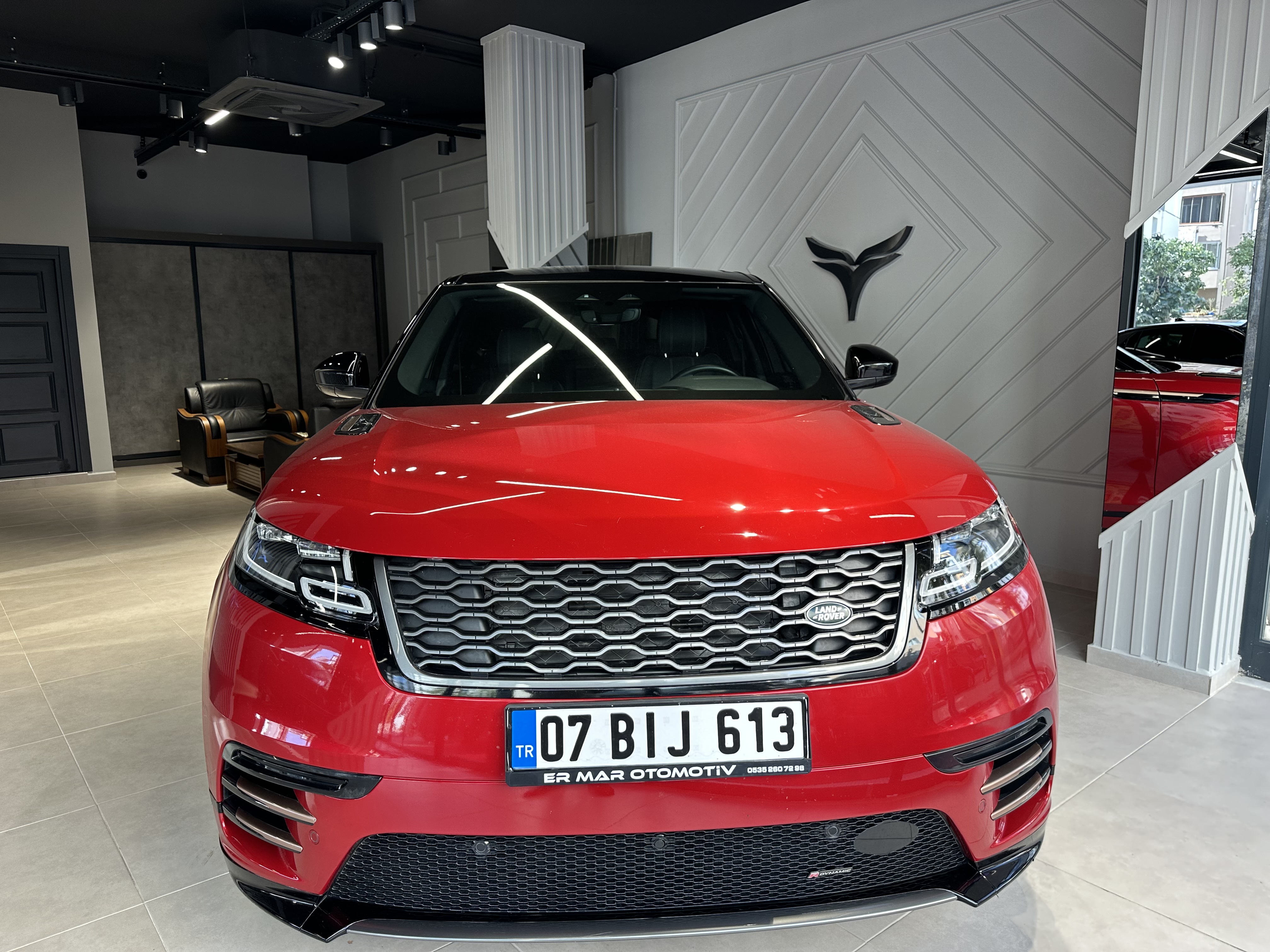 BORUSAN BAYİ ÇIKIŞLI RANGE ROVER VELAR