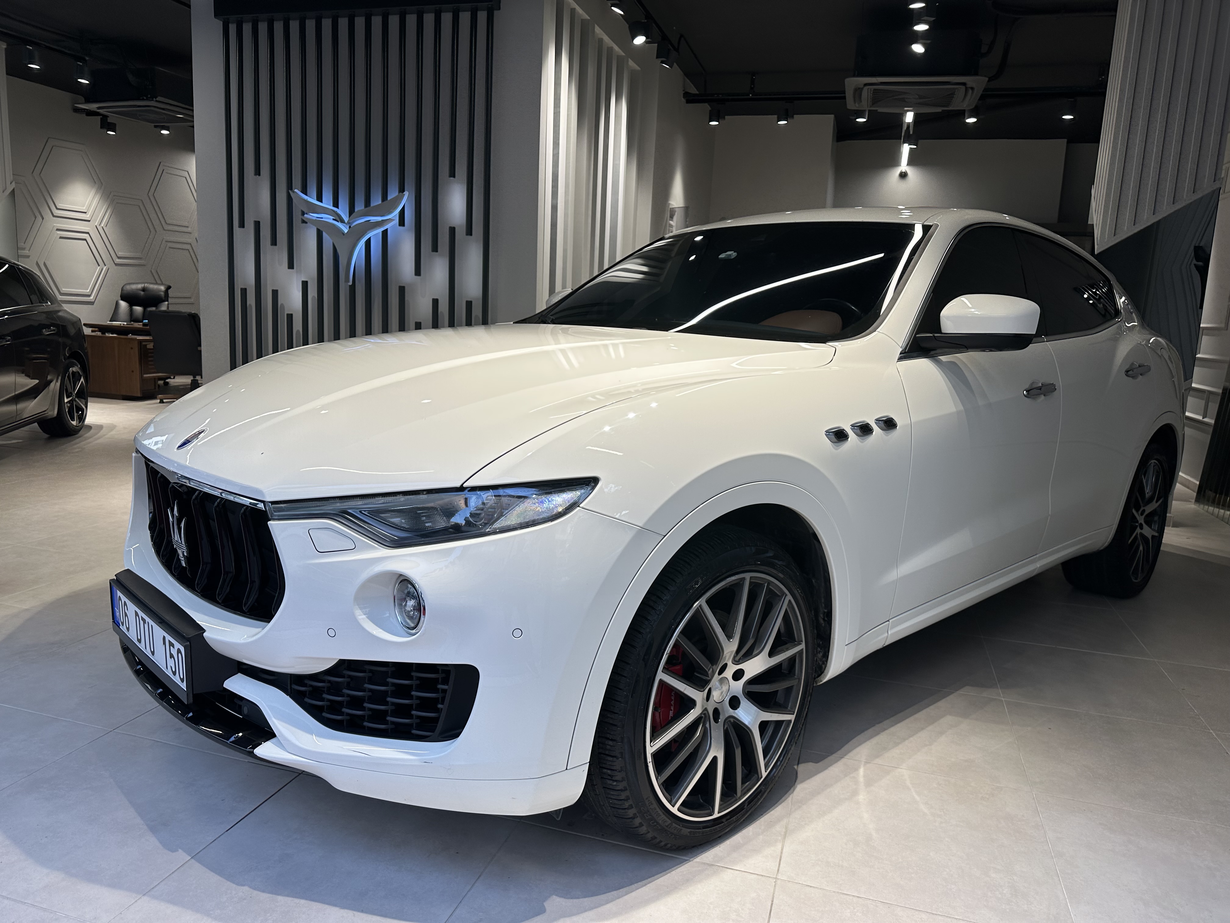 MASERATİ LEVANTE 3.0 D Q4